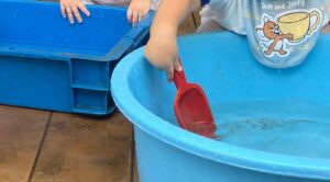 園庭で水遊び♪