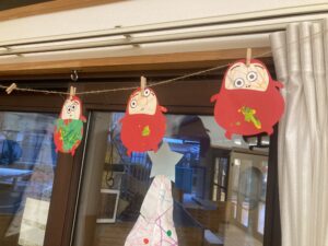 「だるまさんが」の製作を行いました